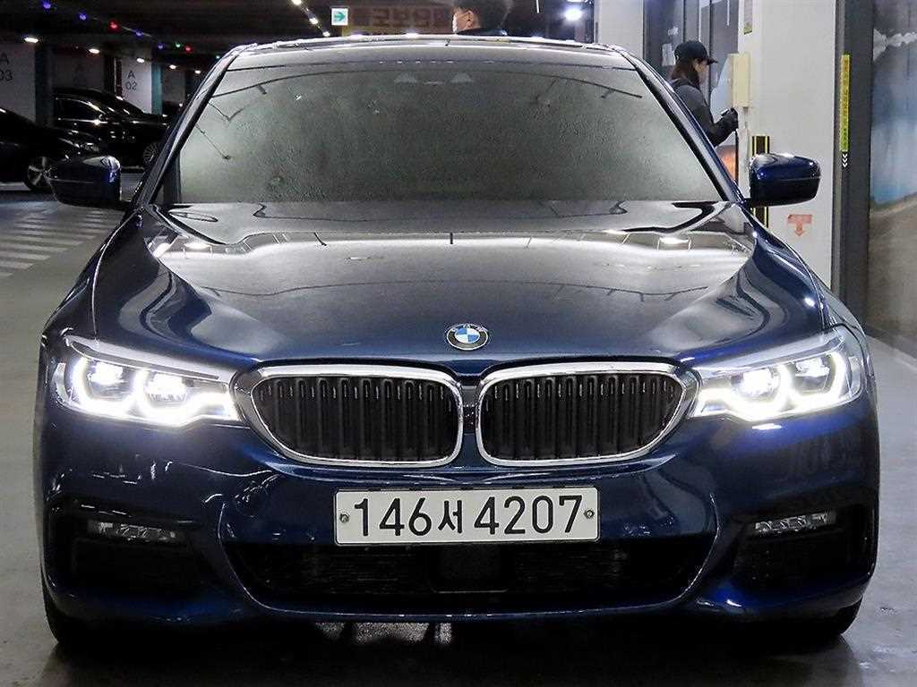 BMW 5시리즈 520i M 스포츠 사진 2/20