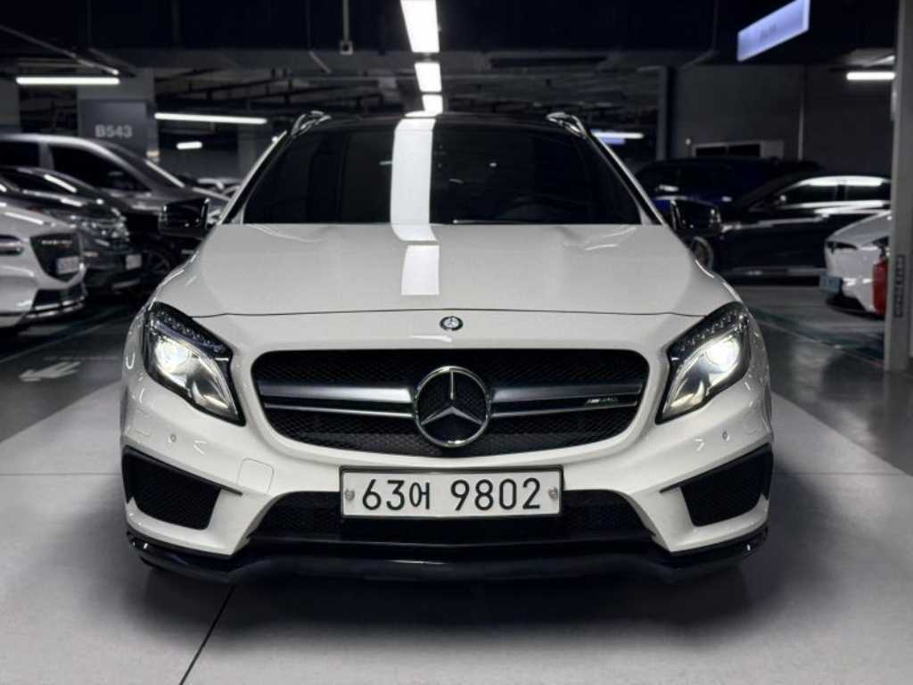 벤츠 GLA 클래스 GLA45 AMG 4MATIC 사진 2/20