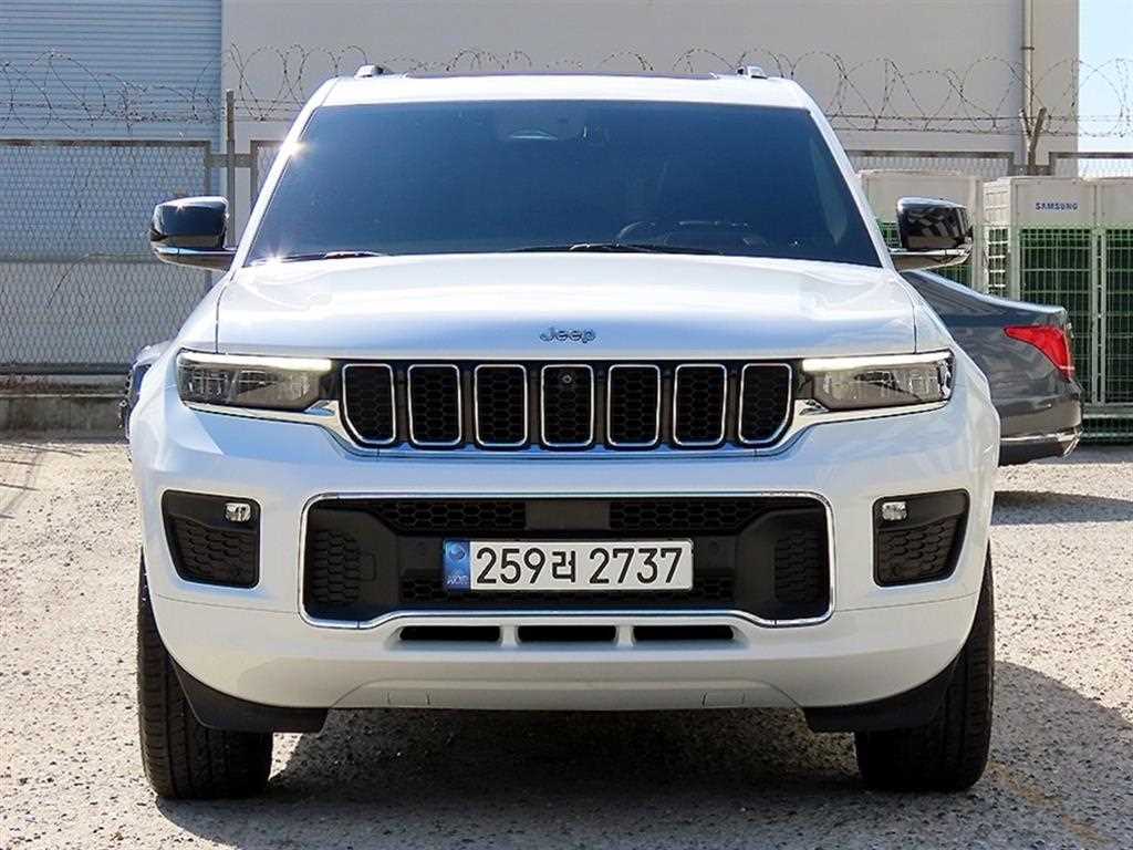 그랜드 체로키(WL) 3.6 L 오버랜드 2022년식