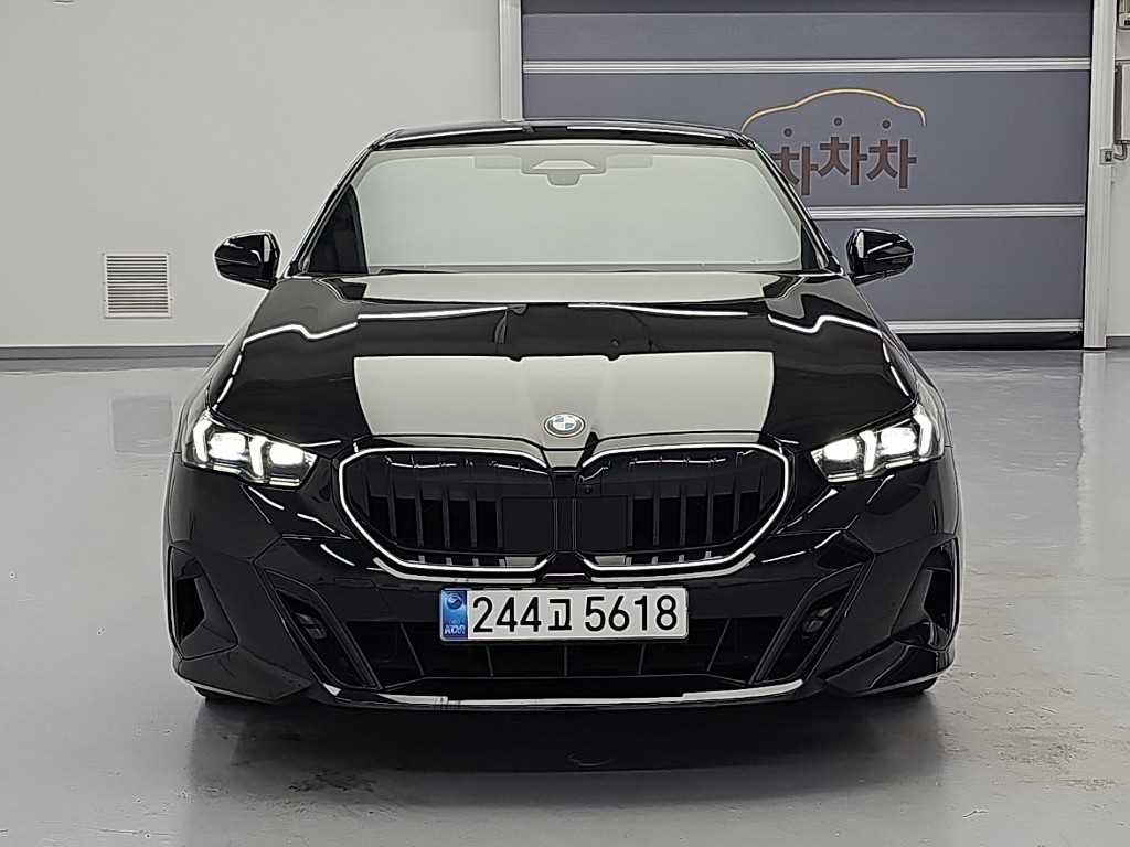BMW 5시리즈 520i 스페셜 에디션 사진 2/19