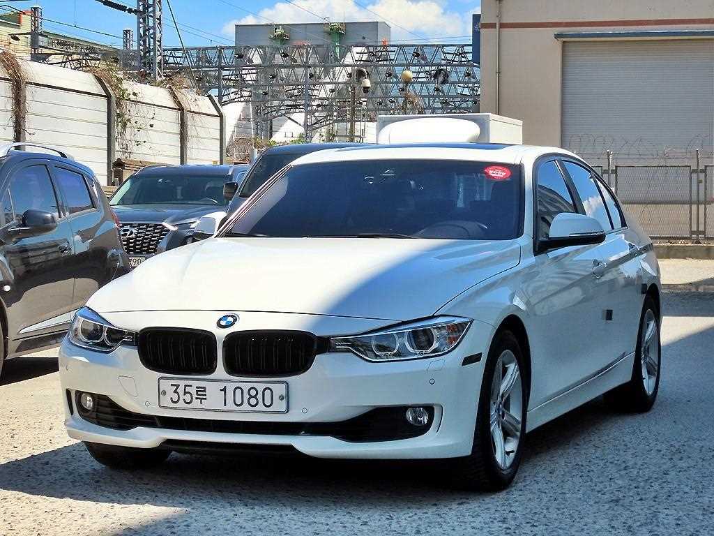BMW 3시리즈 320i 사진 2/19