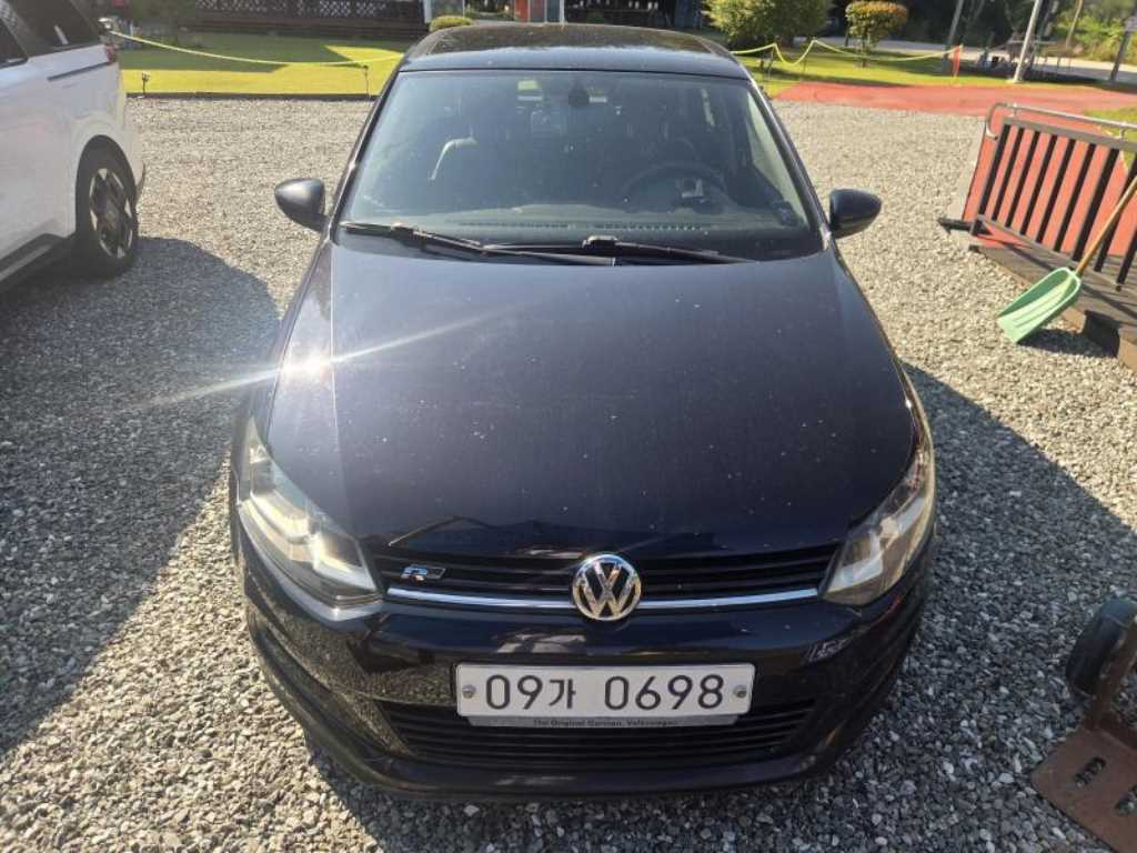 폴로 1.4 TDI 블루모션 R-LINE 2016년식