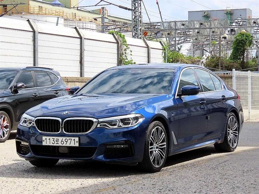 BMW 5시리즈 530i M 스포츠 플러스 사진 2/20