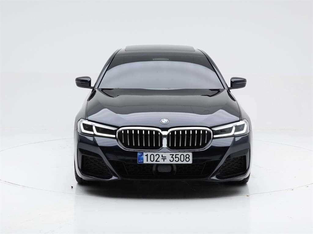 BMW 5시리즈 520i M 스포츠 사진 2/20