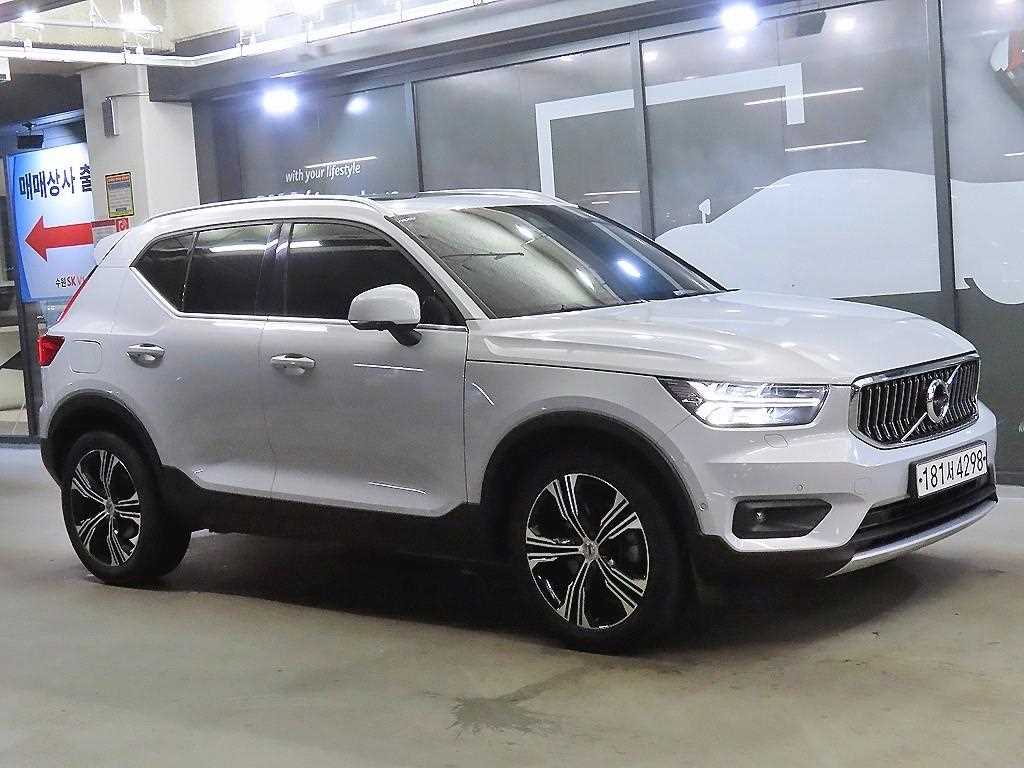 XC40 T4 4WD 모멘텀 2020년식