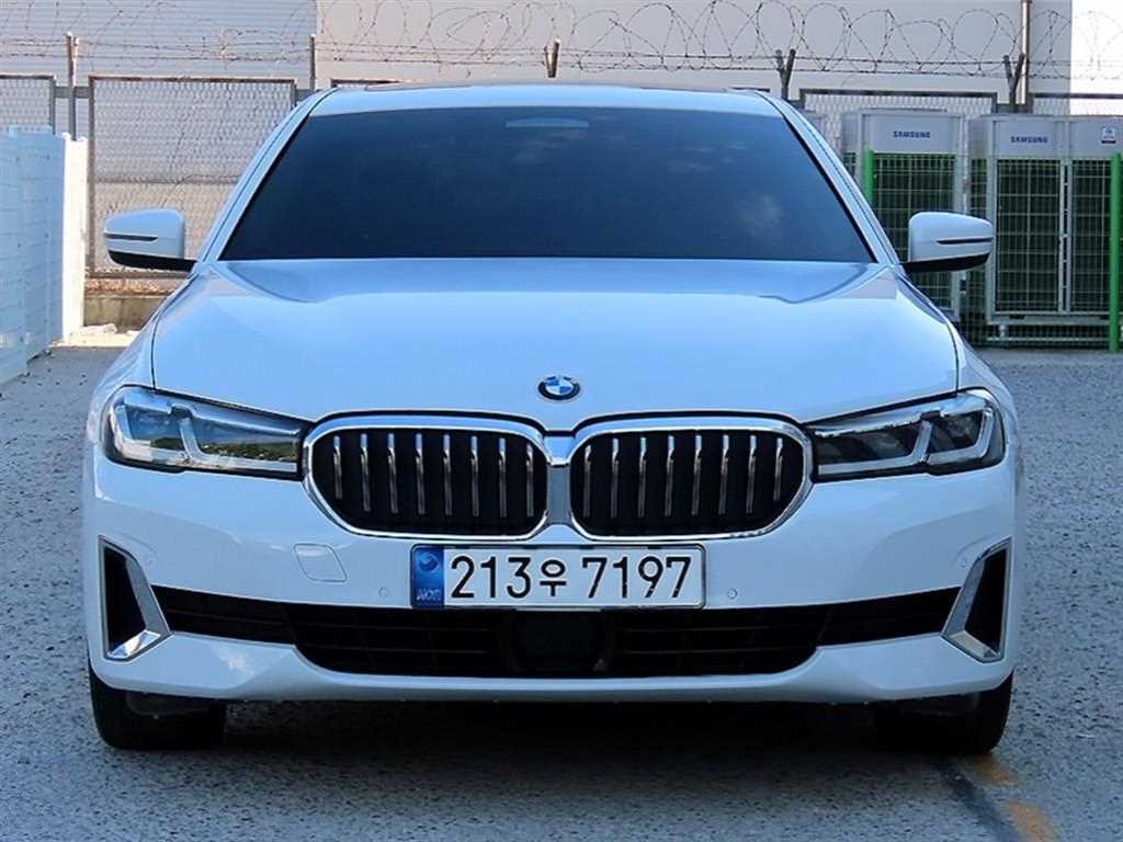BMW 5시리즈 523d M 스포츠 사진