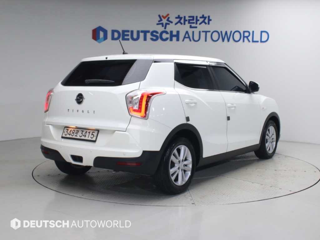 KGM 티볼리 2WD 디젤 TX 사진 2/20
