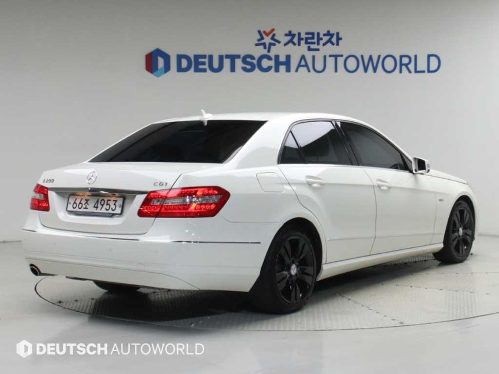 벤츠 E 클래스 E200 CGI 아방가르드 사진 2/20