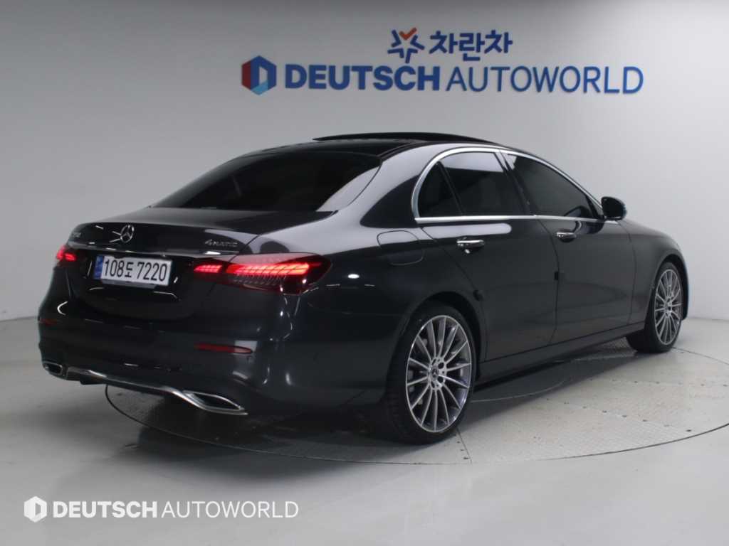 벤츠 E 클래스 E350 4MATIC AMG LINE 사진 2/20
