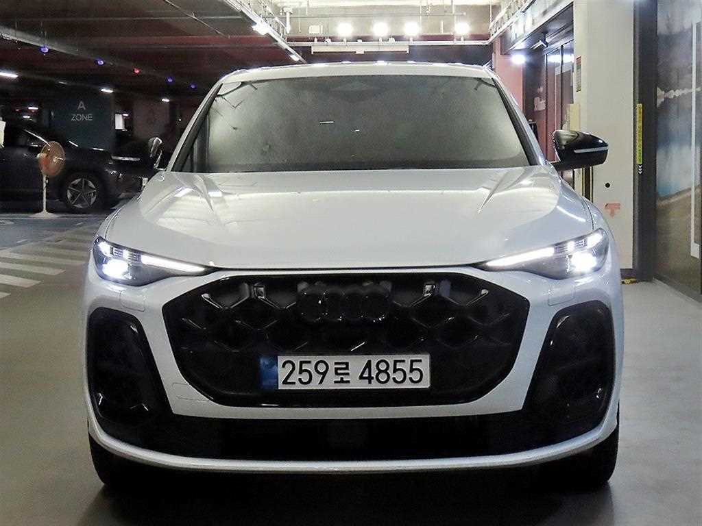 아우디 Q5 스포트백 45 TFSI 콰트로 S-라인 사진 2/20