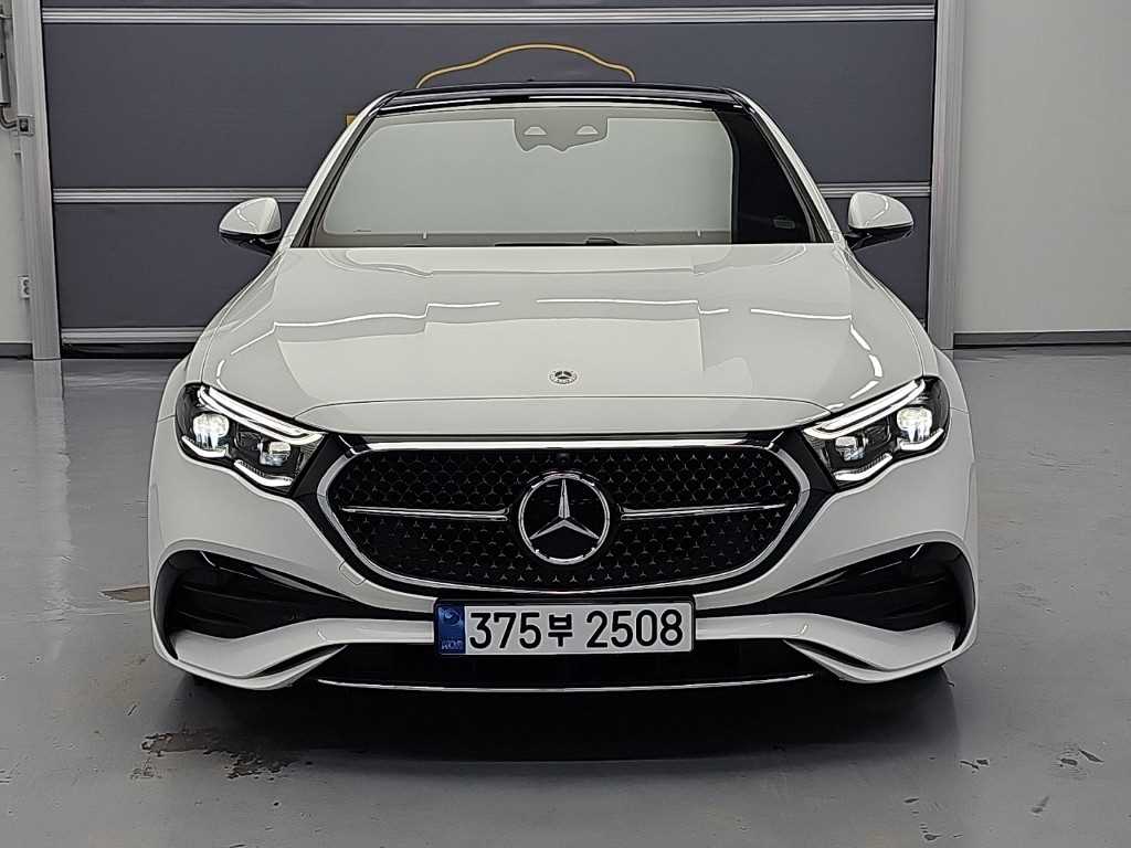 벤츠 E 클래스 E300 4MATIC 익스클루시브 사진 2/18