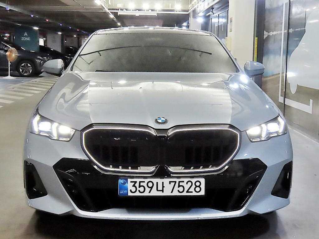BMW 5시리즈 520i 스페셜 에디션 사진 2/20