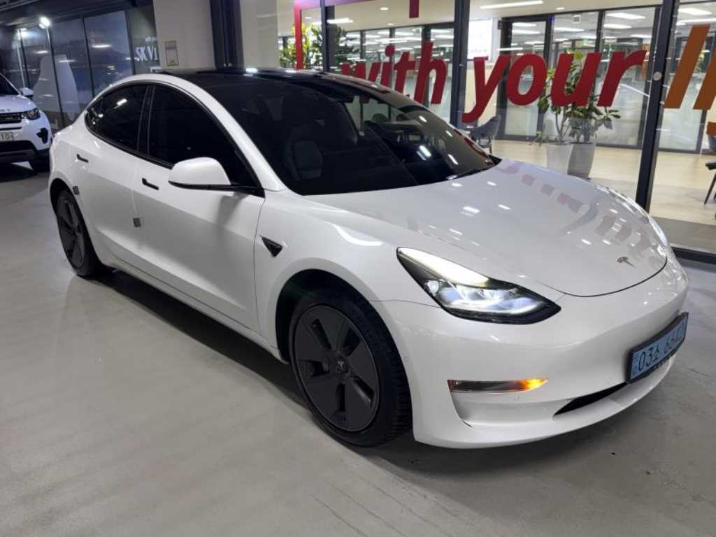 모델 3 롱 레인지 2022년식