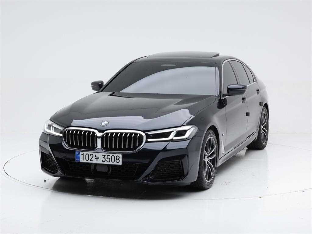 BMW 5시리즈 520i M 스포츠 사진