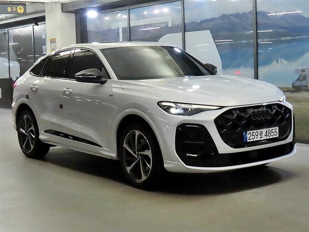 Q5 (80A) 스포트백 45 TFSI 콰트로 S-라인 2025년식
