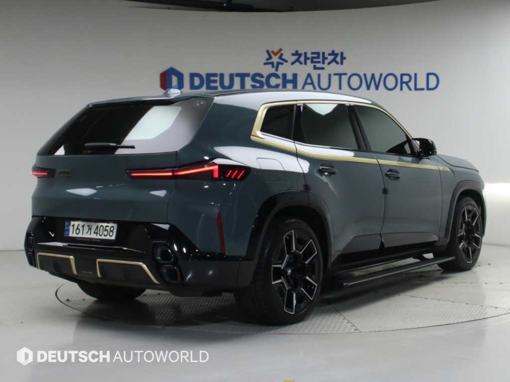 BMW XM 4.4 V8 PHEV 나이트 골드 사진 2/20