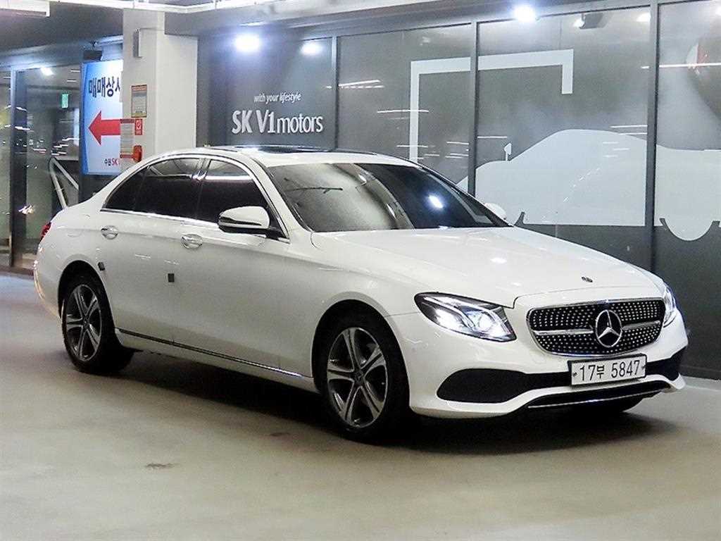 벤츠 E 클래스 E220d 아방가르드 사진 2/20