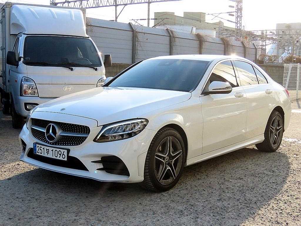 벤츠 C 클래스 C220 d 4MATIC 사진 2/20