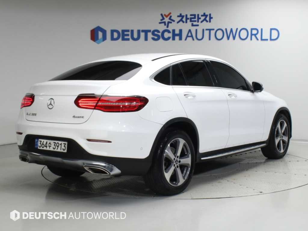 벤츠 GLC 클래스 GLC 300 4MATIC 쿠페 사진 2/20