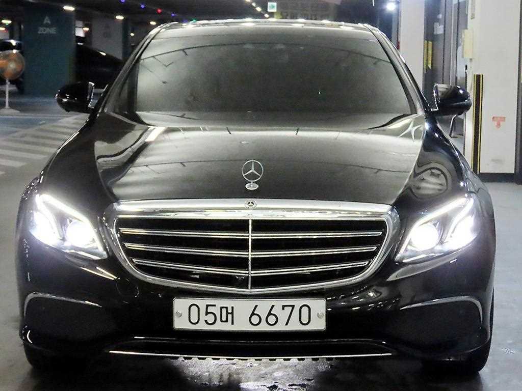 벤츠 E 클래스 E300 4MATIC 익스클루시브 사진 2/20