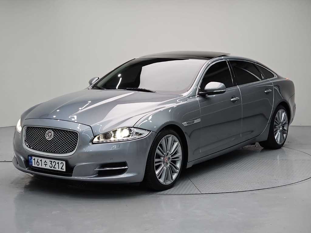 재규어 XJ 3.0 SC AWD 포트폴리오 LWB 사진