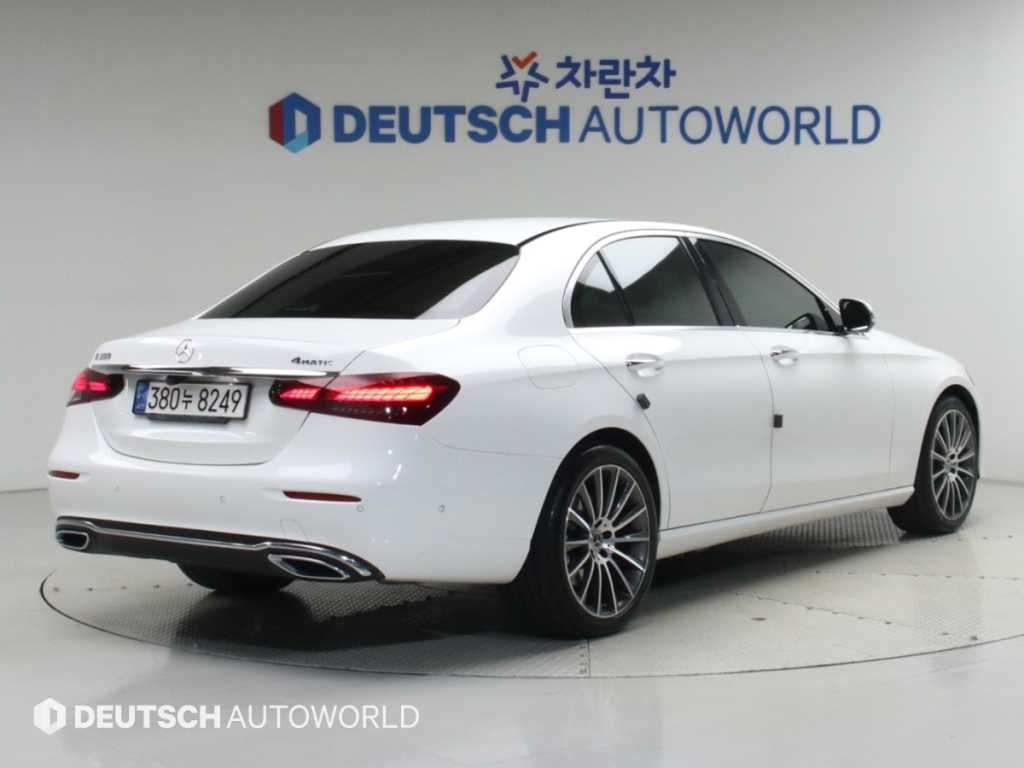 벤츠 E 클래스 E350 4MATIC 아방가르드 사진 2/20
