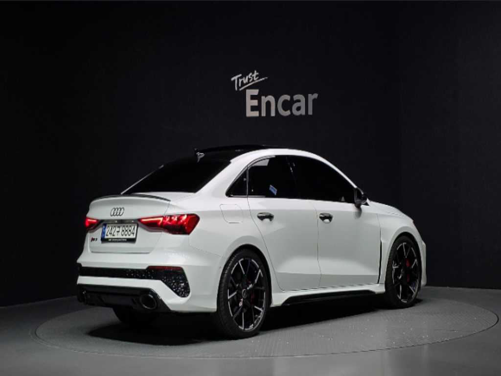 아우디 RS3 2.5 TFSI 콰트로 사진 2/7