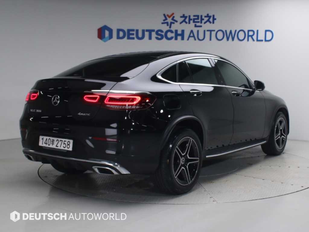 벤츠 GLC 클래스 GLC 300 4MATIC 쿠페 사진 2/20