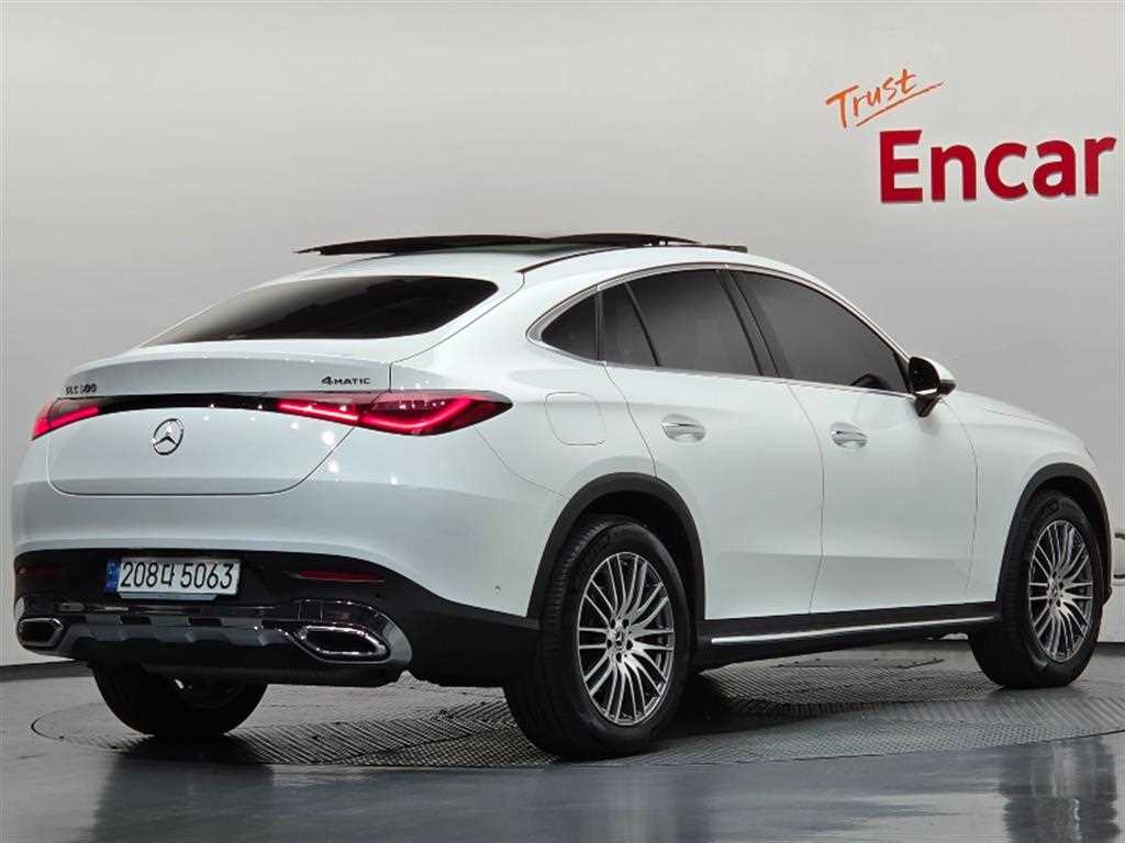 벤츠 GLC 클래스 GLC300 4MATIC 쿠페 아방가르드 사진 2/20