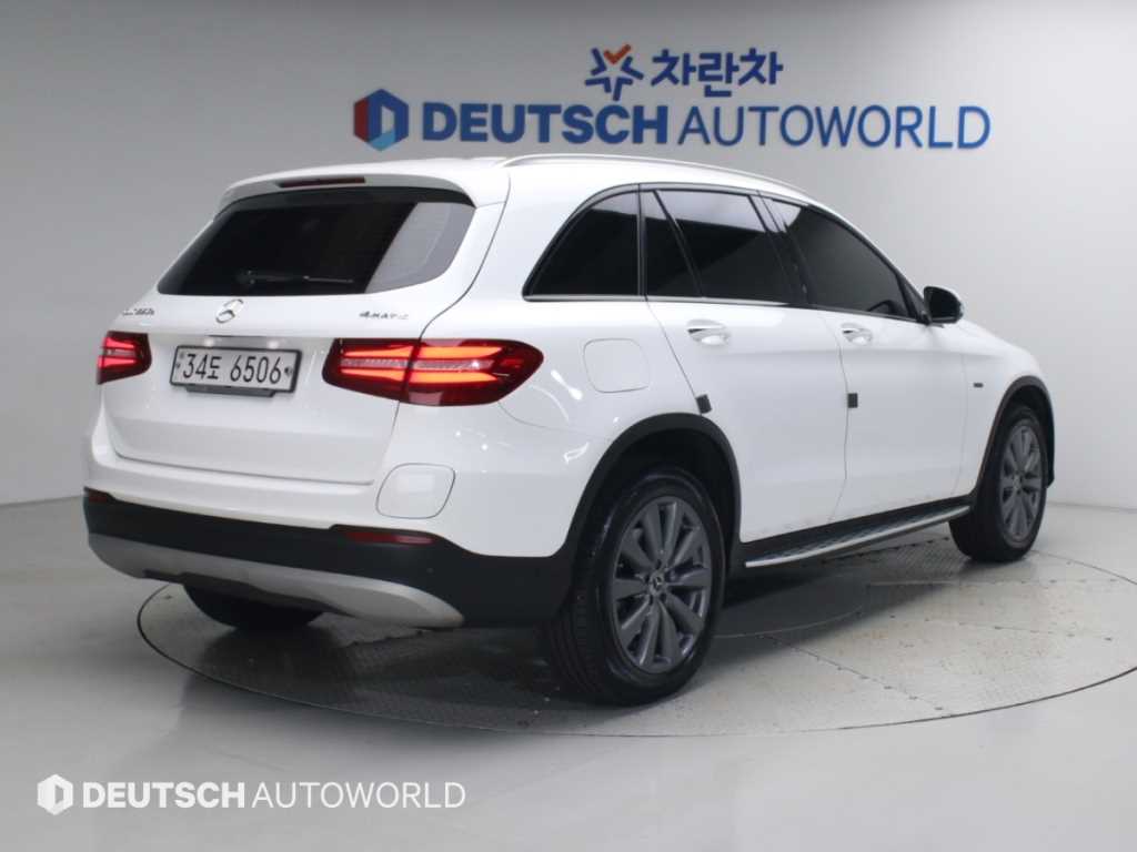 벤츠 GLC 클래스 GLC 350 e 4MATIC 사진 2/20