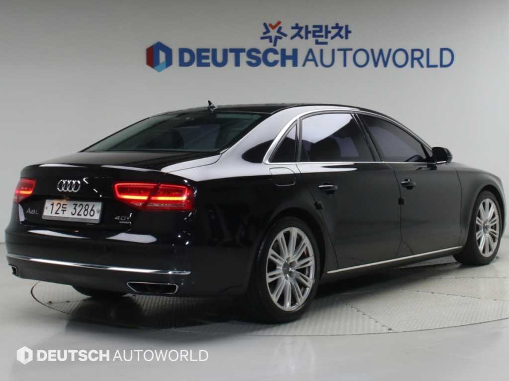 아우디 A8 4.0 TFSI 콰트로 LWB 사진 2/20
