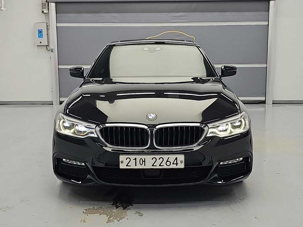 BMW 5시리즈 520d M 스포츠 플러스 사진 2/20