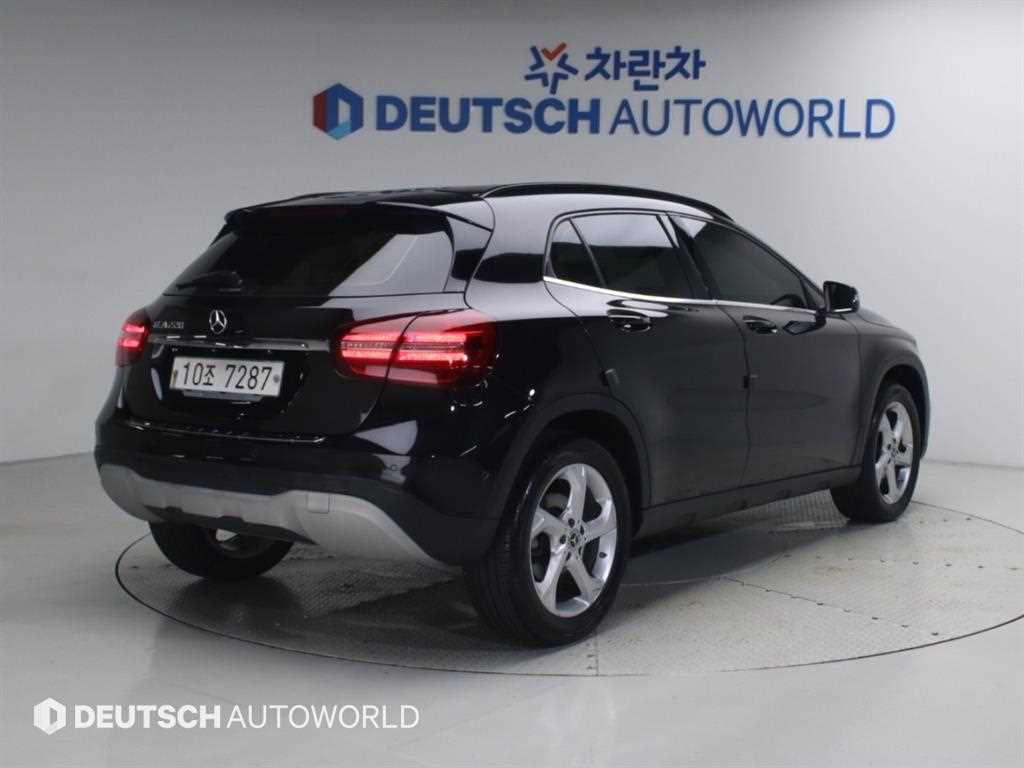 벤츠 GLA 클래스 GLA220 사진 2/20