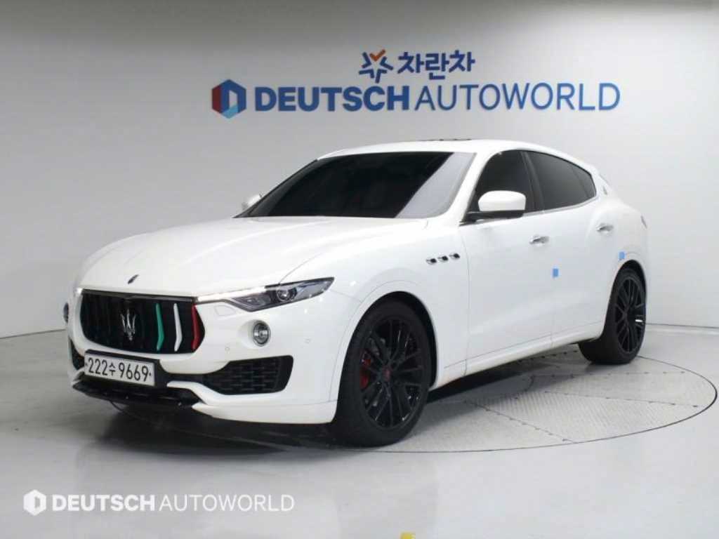르반떼 3.0 AWD 스포츠 2017년식