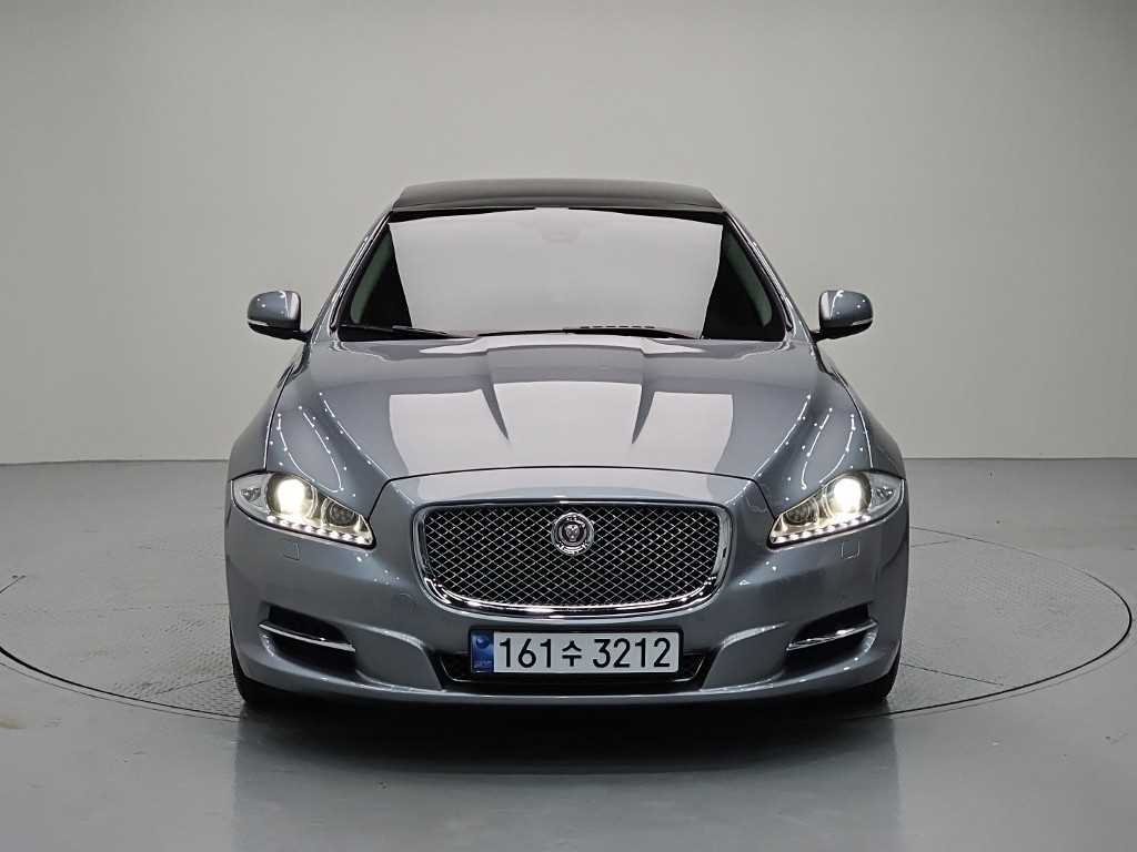 재규어 XJ 3.0 SC AWD 포트폴리오 LWB 사진 2/18