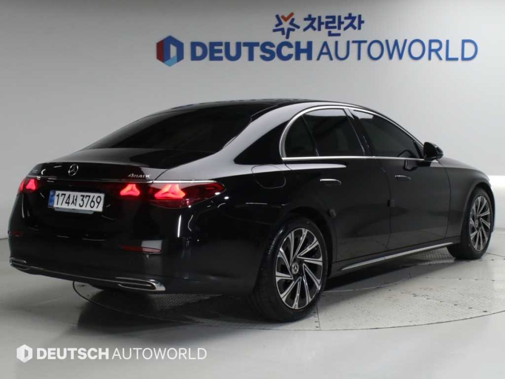 벤츠 E 클래스 E300 4MATIC 익스클루시브 사진 2/20