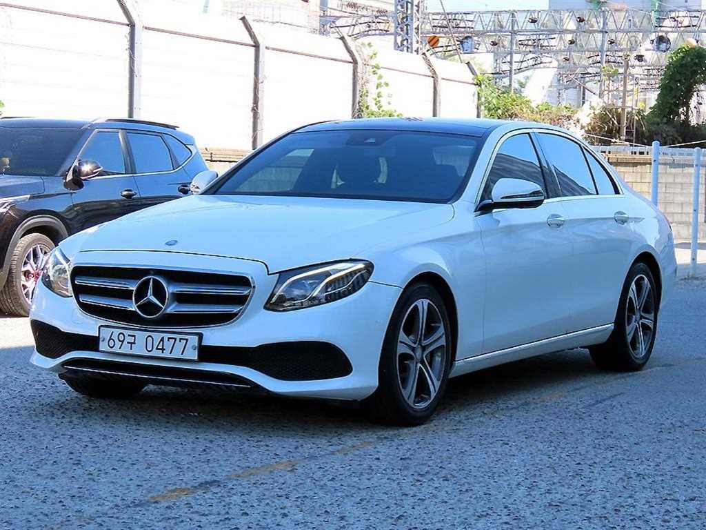 벤츠 E 클래스 E300 아방가르드 사진 2/20