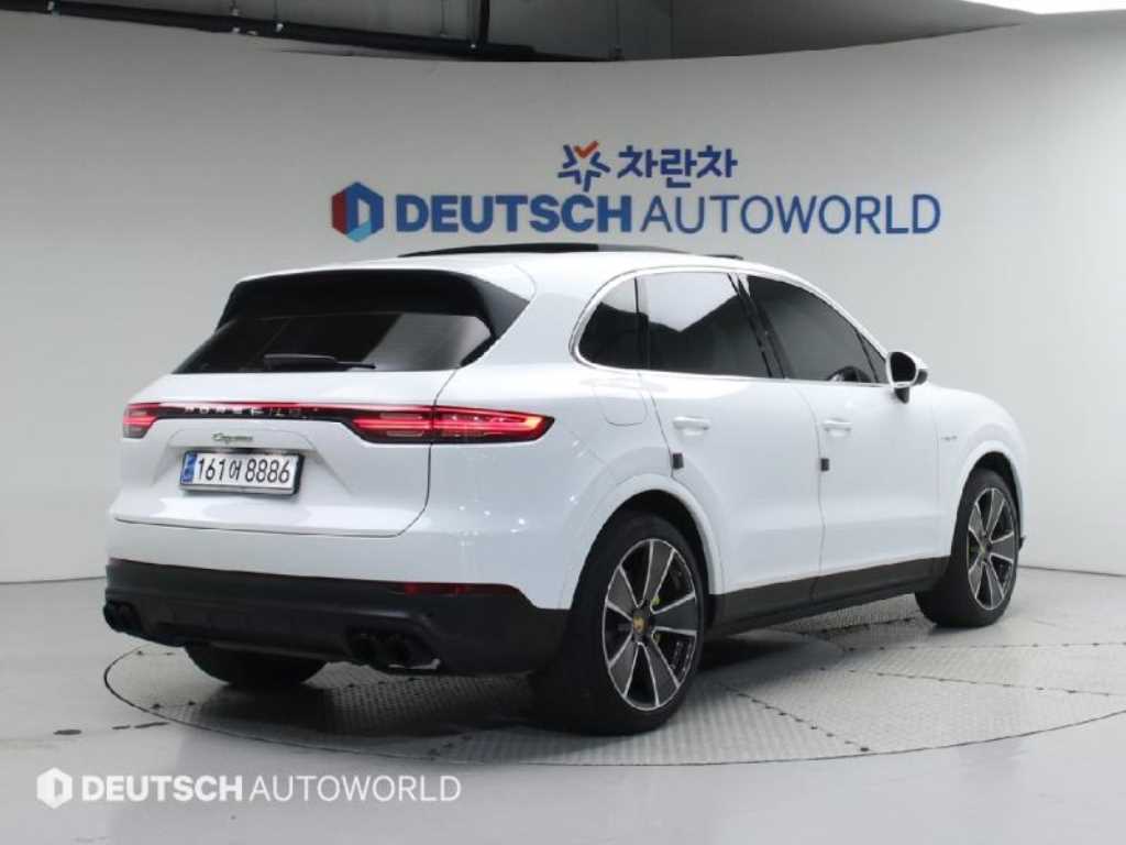 포르쉐 카이엔 3.0 E-하이브리드 사진 2/20