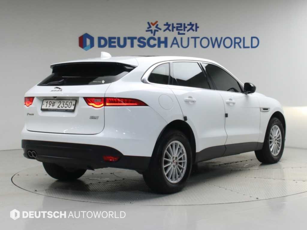 재규어 F-PACE 20d 프레스티지 사진 2/20