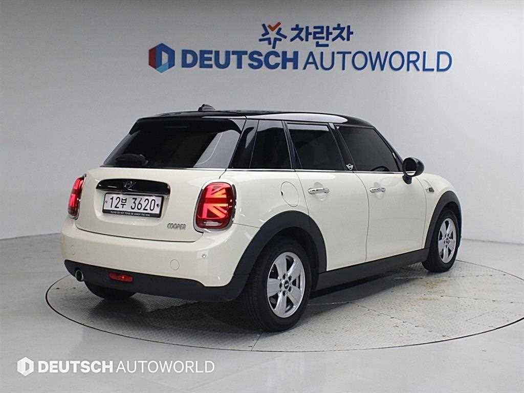 MINI 쿠퍼 5도어 기본형 사진 2/20