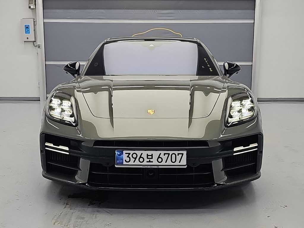 포르쉐 파나메라 4.0 V8 GTS 사진 2/19