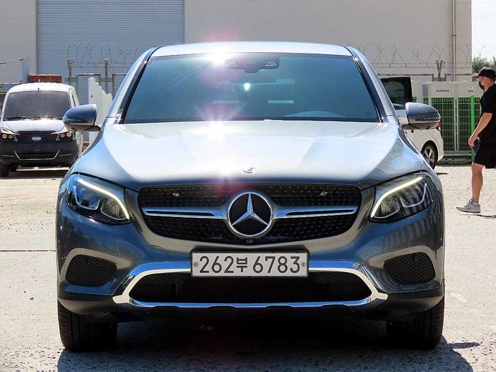 벤츠 GLC 클래스 GLC 300 4MATIC 쿠페 사진