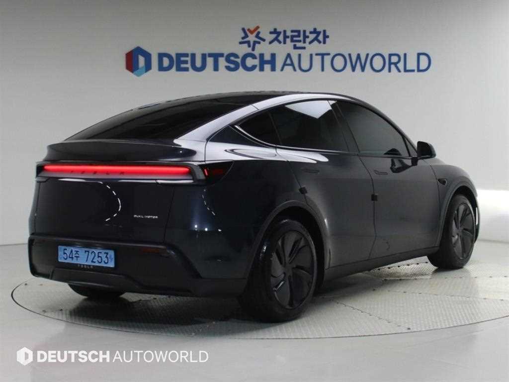 테슬라 모델 Y 프리미엄 롱 레인지 사진 2/20