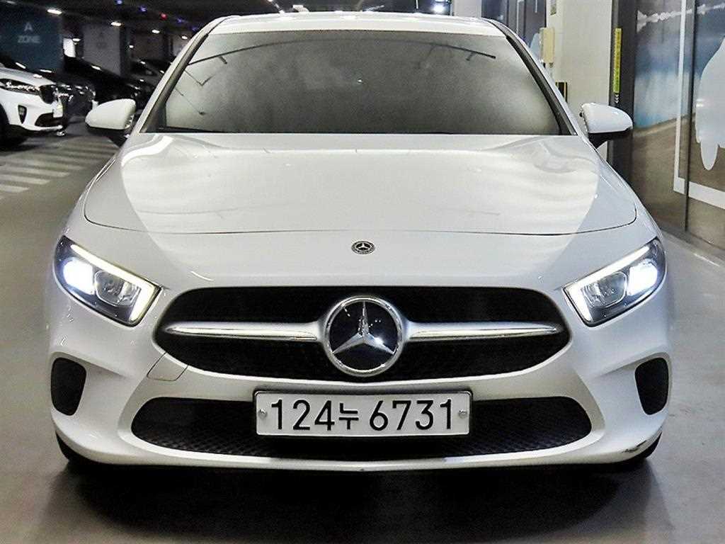 벤츠 A 클래스 A220 해치백 사진 2/20