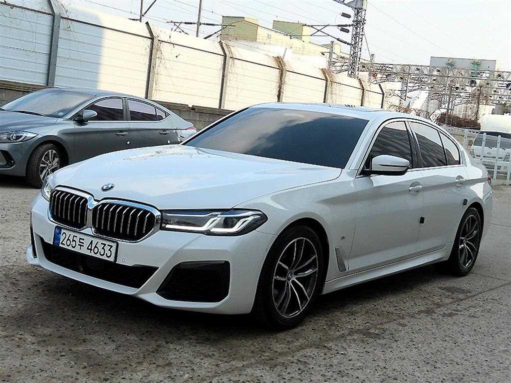 BMW 5시리즈 520i M 스포츠 사진 2/20