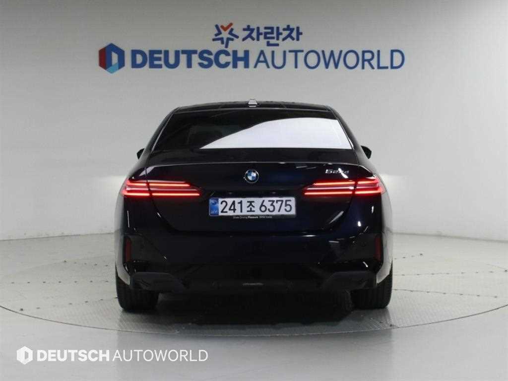 BMW 5시리즈 523d M 스포츠 사진 2/20