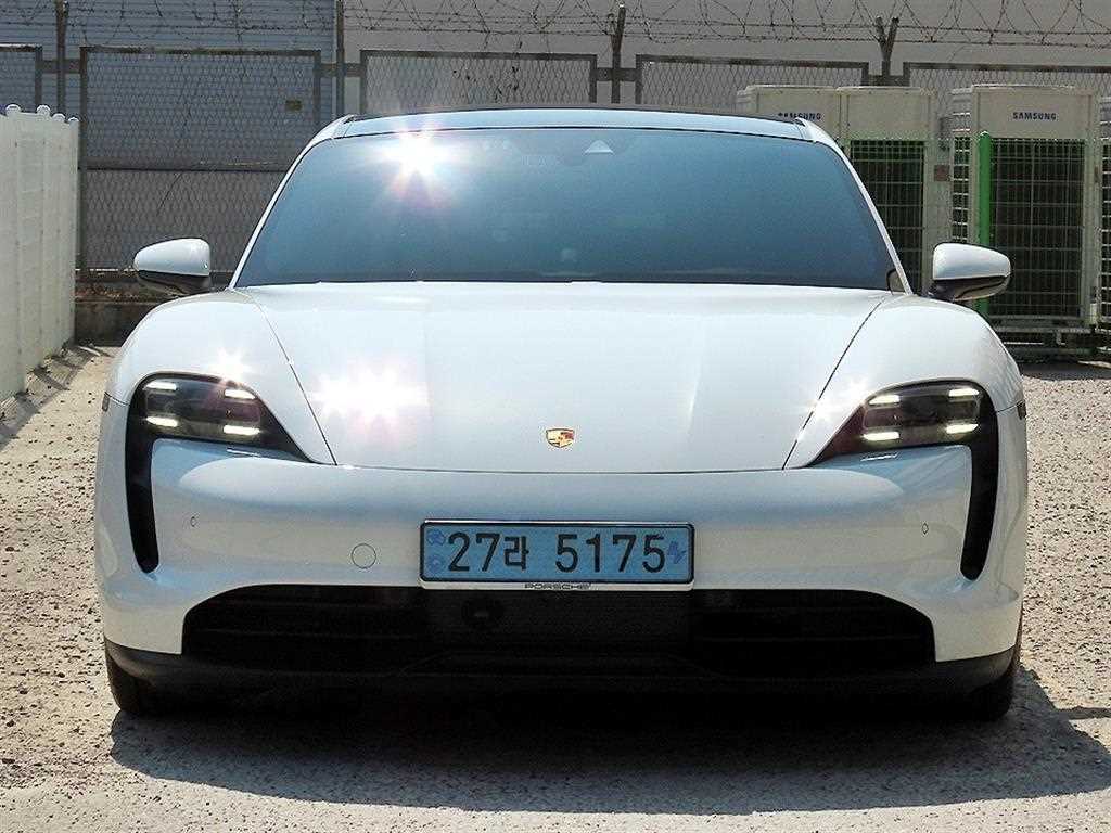 타이칸 베이스 2023년식