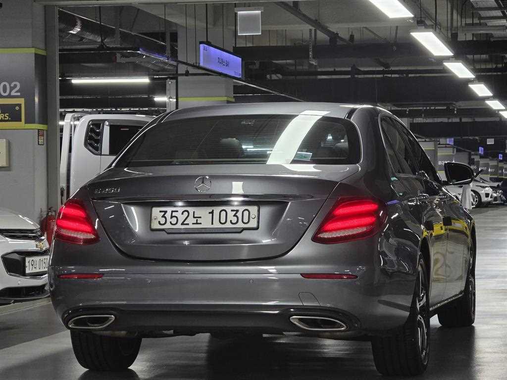 벤츠 E 클래스 E250 아방가르드 사진 2/20