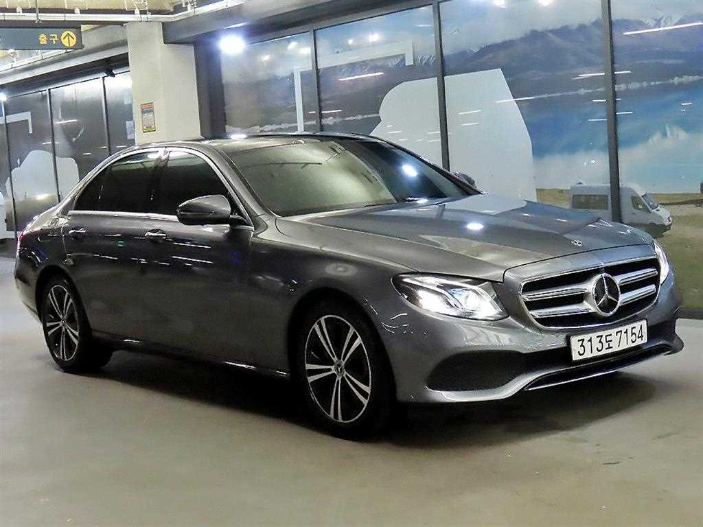 벤츠 E 클래스 E300 아방가르드 사진 2/20