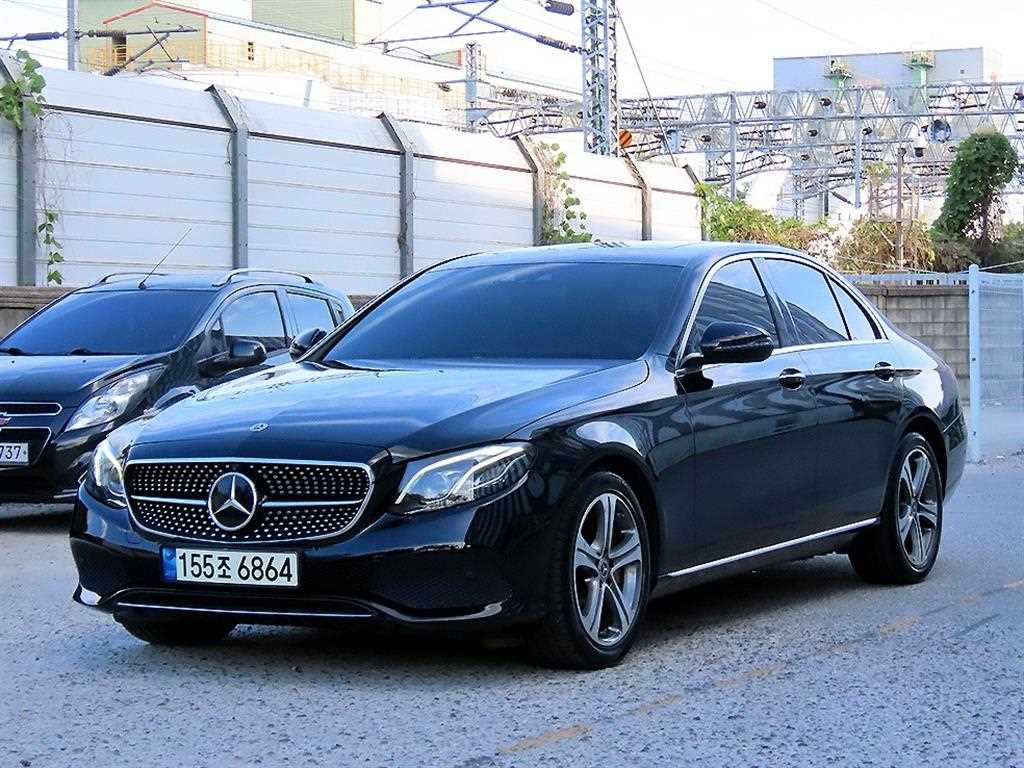 벤츠 E 클래스 E300 4MATIC 아방가르드인텔리전트드라이브 사진 2/20
